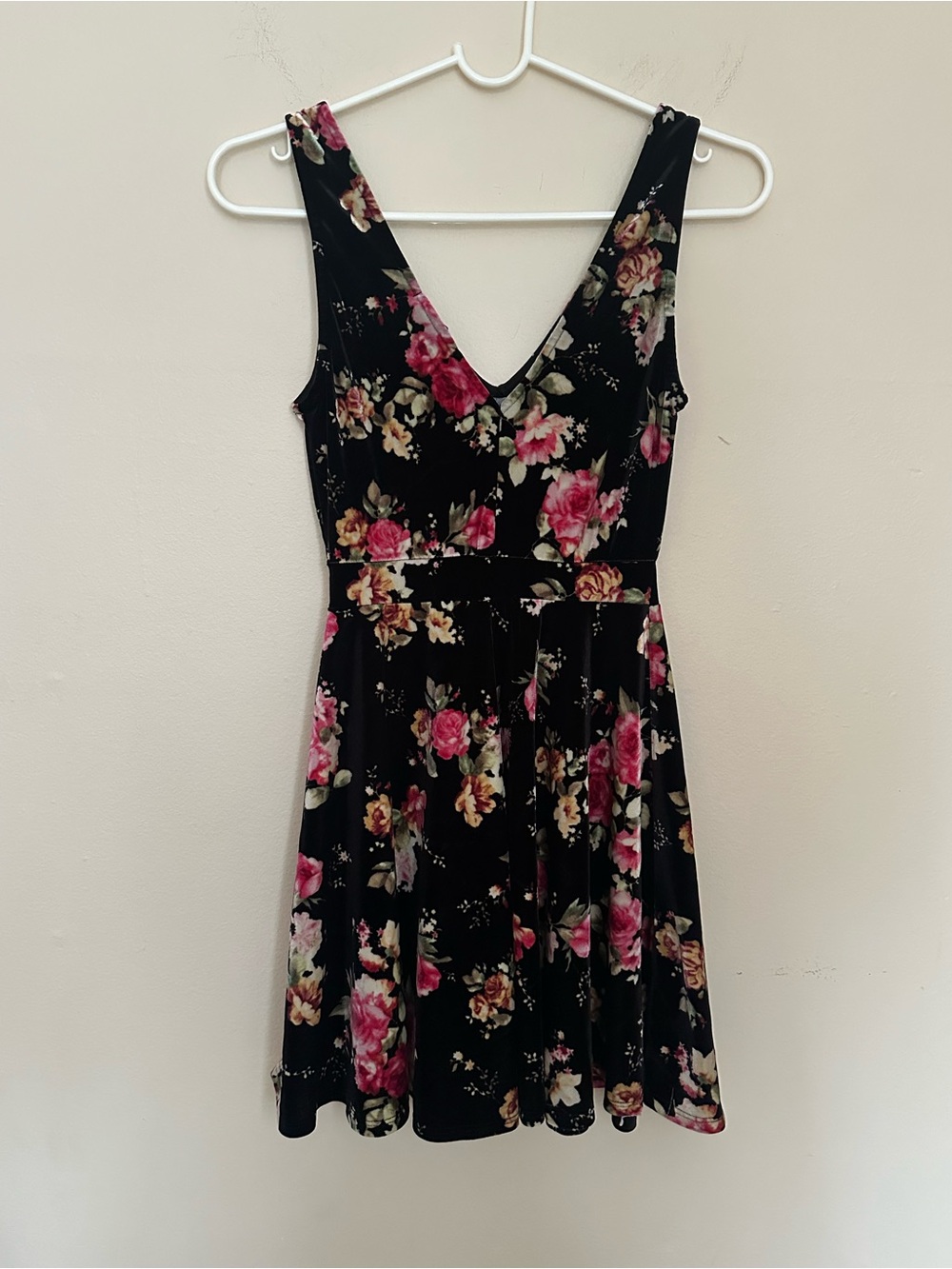 Forever 21 Black Floral Velvet Skater Dress V-Neck Fit & Flare